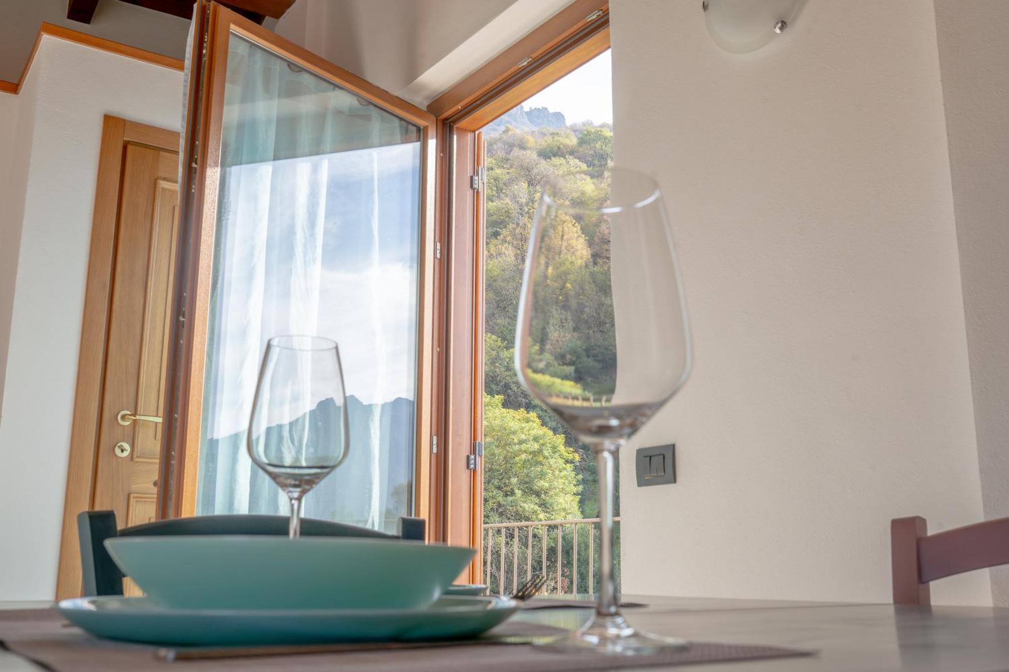 Larius Apartment - Como Lake View Mandello del Lario Dış mekan fotoğraf